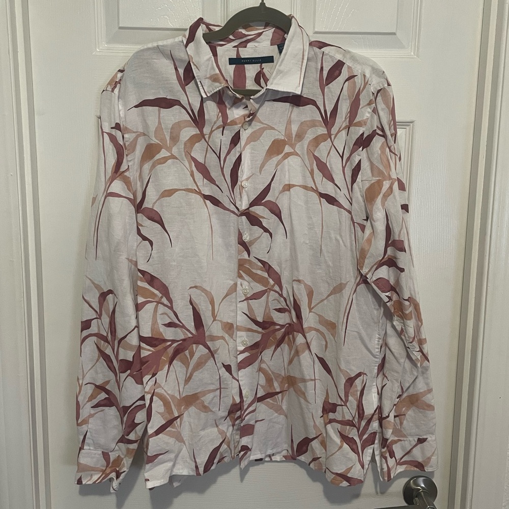 🌟5/$15🌟NWOT Perry Ellis Pink, Tan, and White Leaf Print Linen Blend Shirt
